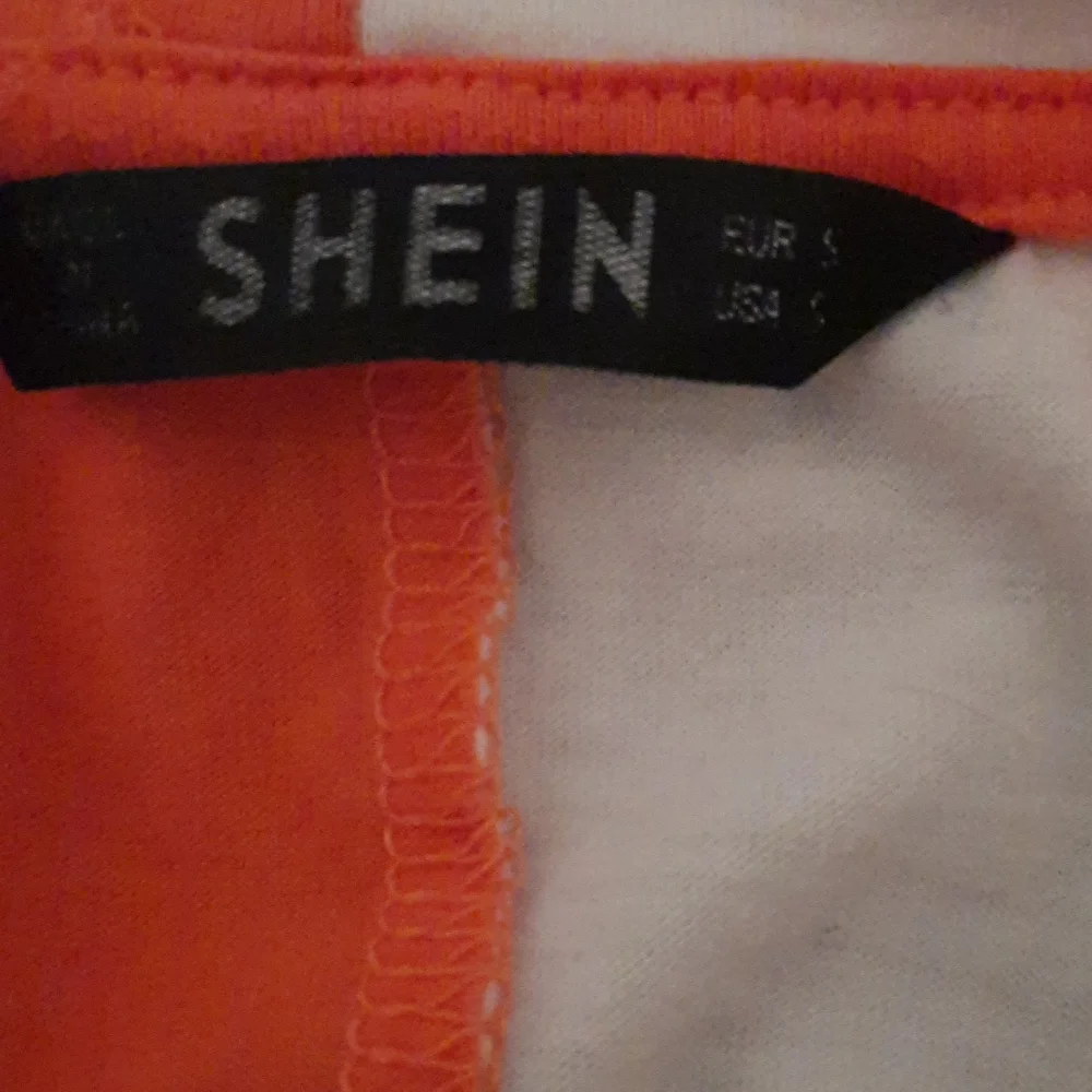 SHEIN graphic colorblock cropped tee - Picture 5 of 5